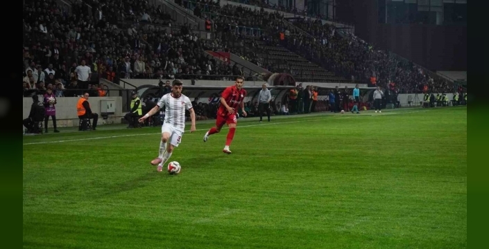 Elazığda futbol tutkusu: Kastamonusporun galibiyetiyle biten hüzünlü gece