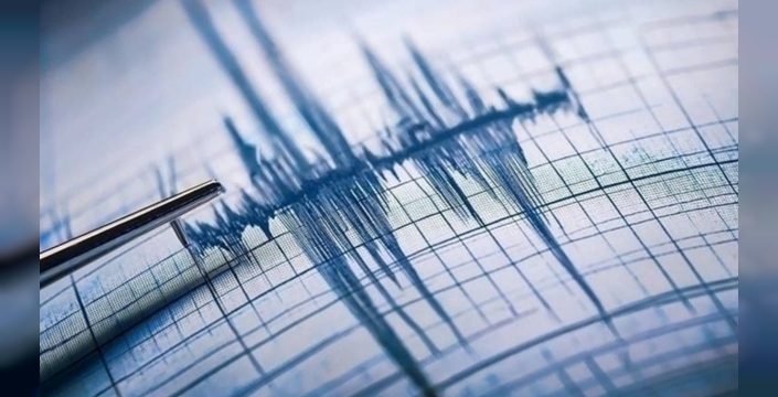 Endonezya'da 6,1 büyüklüğünde yeni deprem