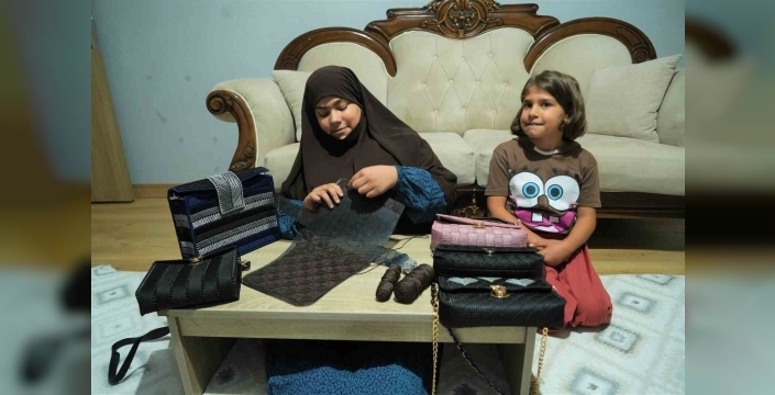 Engelli Tuana'dan azim dersi: Evde ürettiği çantalarla hem ailesine hem kendine destek oluyor