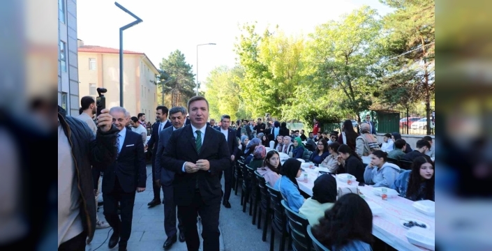 Erzincan Binali Yıldırım Üniversitesi'nde 847 Gençlik Programı Başlıyor