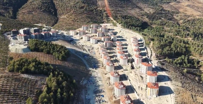 Hatay'da afet konutları yükseliyor: Vali Masatlı incelemelerde bulundu