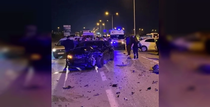 İnegöl'de zincirleme çarpışma: 3 kişi hastaneye kaldırıldı