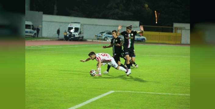 Isparta32spor ve Kahramanmaraş İstiklalspor golsüz berabere kaldı