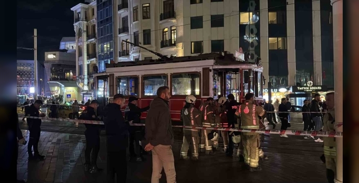 İstiklal Caddesi'nde nostaljik tramvayda yangın paniği