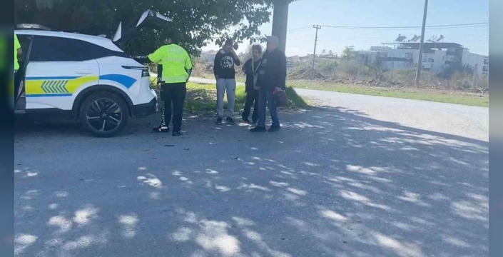 Kanalda ters dönen otomobilden mucizevi kurtuluş