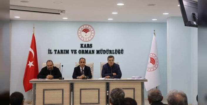 Kars'ta muhtarlar tarım envanteri için sahada