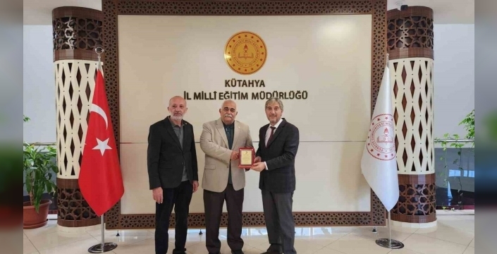 Kızılay'dan ödül: Kütahya il milli eğitim müdürlüğü altın bağışçı oldu