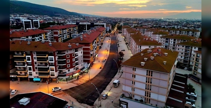 Körfez'de asfalt seferberliği: Mahalle sakinleri rahat bir nefes alıyor