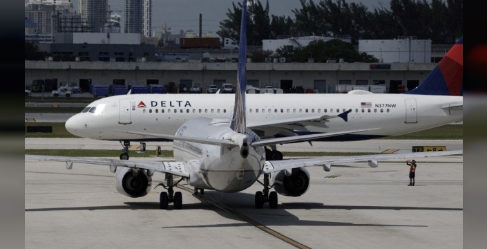 LaGuardia Havalimanı'nda Delta uçağı çarpıştı: 1 yaralı