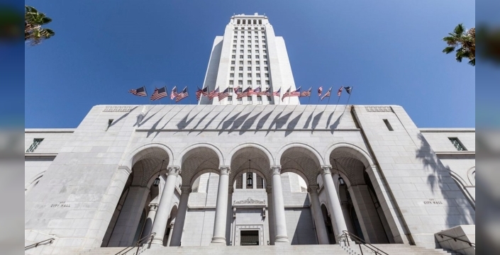 Los Angeles belediye binasına araçlı saldırı: Sürücü gözaltına alındı
