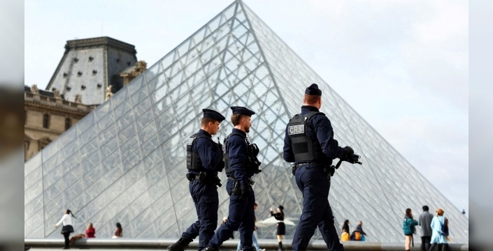 Louvre müzesindeki hırsızlık skandalı güvenlik sistemlerini sorgulattı
