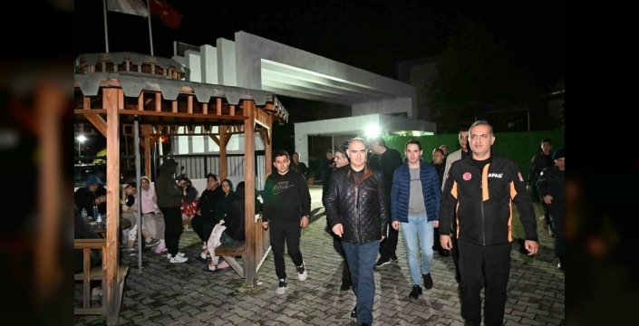 Manisada deprem sonrası 83 yapı etkilendi