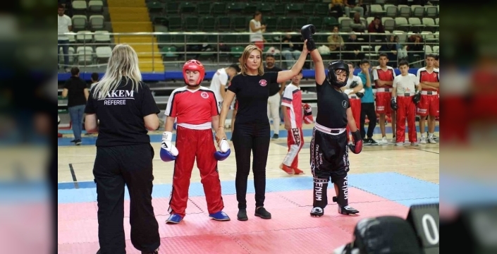 Marmarisli kickboksçular, Cumhuriyet kupasında 11 madalya kazandı