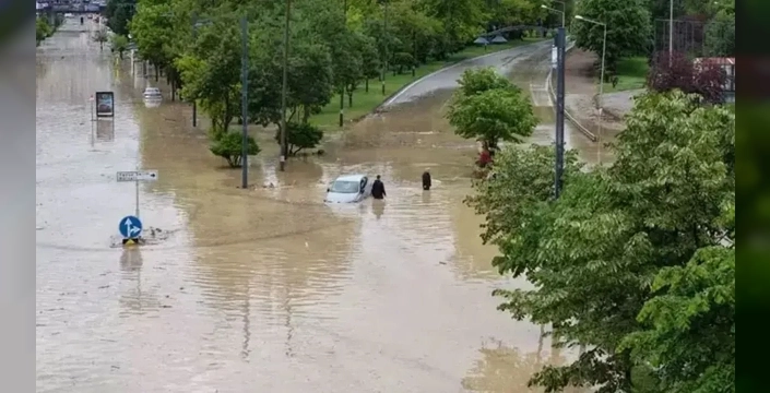 Meksika'da sel paniği: 42 can kaybı, 5 eyalette felaket