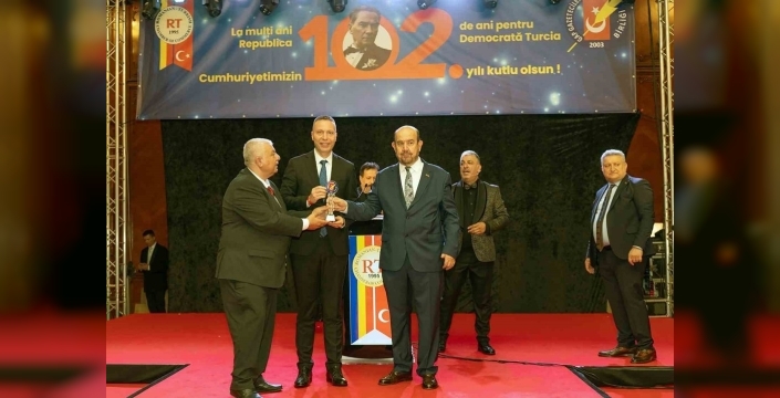 Muğla Valisi Dr. İdris Akbıyık, yılın valisi unvanını kazandı