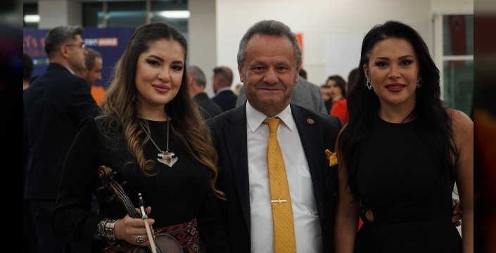 osman yazıcı'dan notalarla örülen dostluk destanı