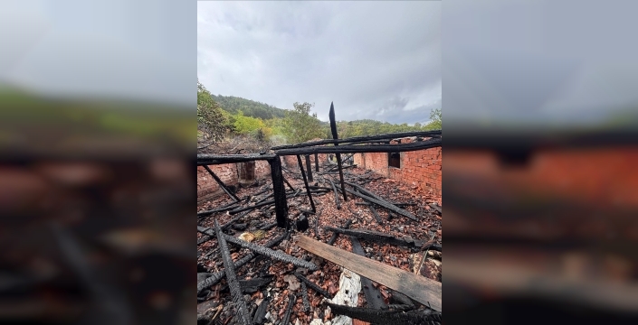 Osmancık'ta ahır yangını: 30 küçükbaş hayvan telef oldu