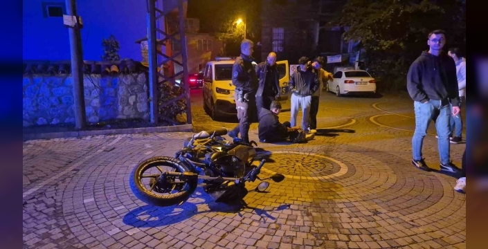 Polisten kaçarken kaza yapan ehliyetsiz sürücü hastanelik oldu