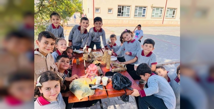 Sarıgöl'de minik kalpler sokak hayvanları için seferber oldu