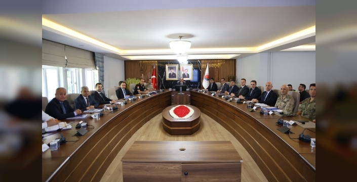 Şırnak'ta asayiş toplantısı: Vali Ekici huzur ve güven vurgusu yaptı