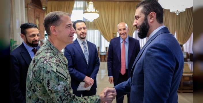 Suriye Lideri Şara, ABD Temsilcisi Barrack ve Amiral Cooper ile Görüştü: Güvenlik ve İstikrar Ele Alındı