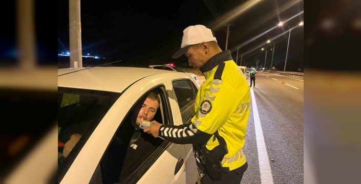 Tavşanlı'da alkollü sürücülere karşı gece-gündüz denetim