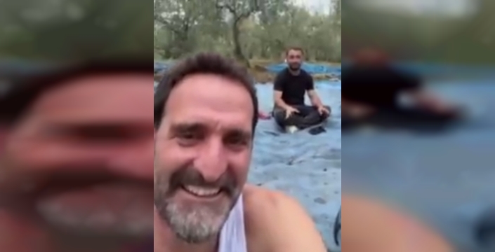 Timur Acar, şehir hayatını geride bıraktı: Zeytinlikteki ilk hasadını yaptı