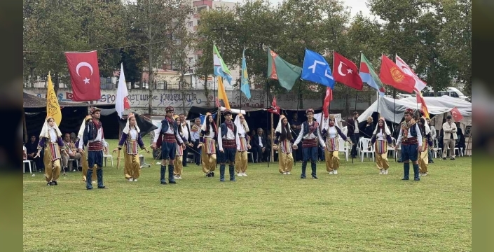 Toprakkale'de 6. Yörük Türkmen Şenliği yağmura rağmen yoğun ilgi gördü