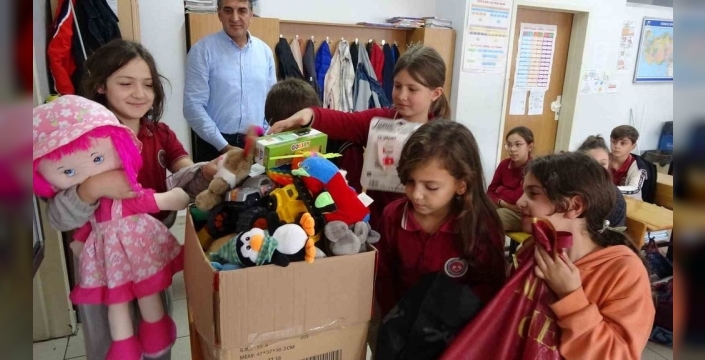 Trabzon'daki minik yürekler: Gazze'ye oyuncak köprüsü kuruldu