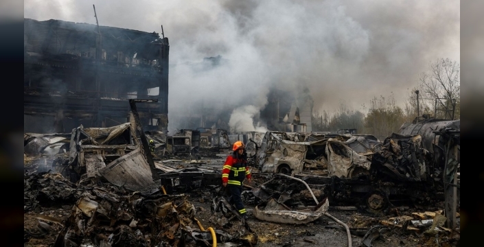 Ukraynada enerji kaosu: Rusyanın saldırıları kışı karartıyor