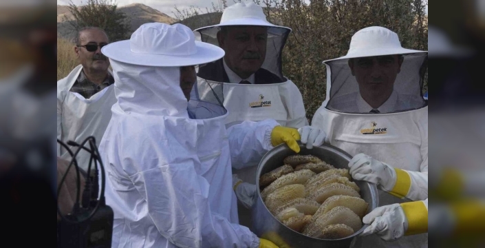 Vali Karakayadan Bitlisin dünyaca ünlü karakovan balına destek: Marka değeri taşıyor