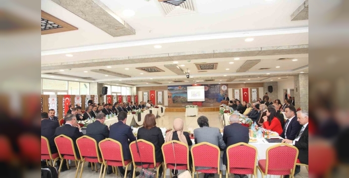 Van Gölü'nde 2 milyon metreküp dip çamuru temizlendi