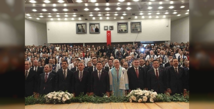 Yılmaz Tunçtan kritik uyarı: Yeni anayasaya acil ihtiyaç var!