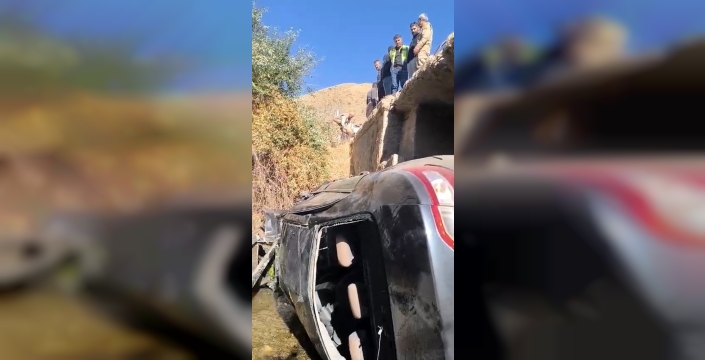 Yüksekova-Van kara yolunda trafik kazası: 4 yaralı