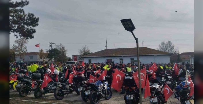 300 motosikletli, şehit aileisine taziye ziyaretinde bulundu