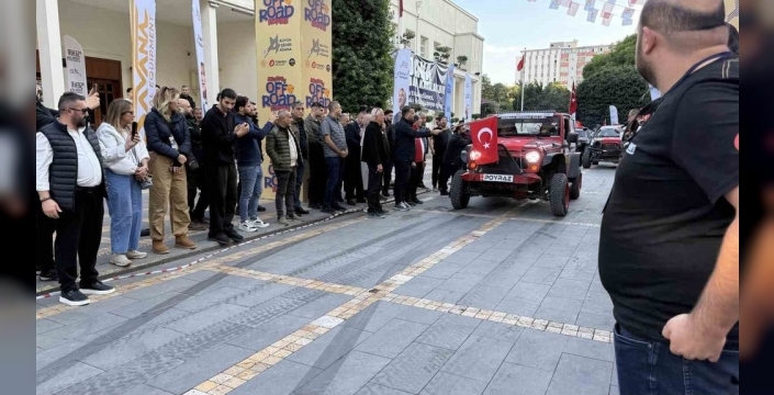 Adana'da off-road tutkusu zirveye çıktı: Kadın pilotlar da yarışta!