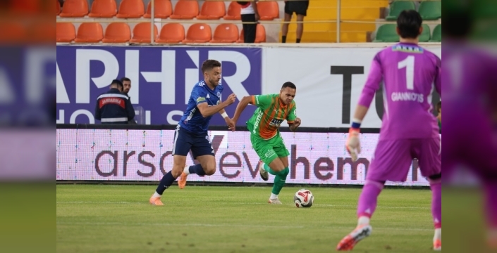 Alanyaspor, Kasımpaşa'yı geride bıraktı: İlk yarıda öne geçti!