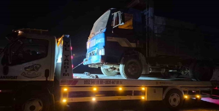 Antalya'da gece yarısı kum hırsızlarına büyük darbe: 1 tutuklama, 8 araç ele geçirildi