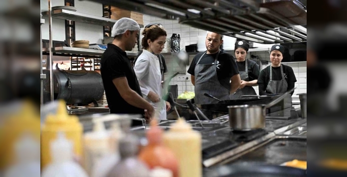 Antalya'da hijyen devrimi: Muratpaşa'dan 50 işletmeye altın sertifika hazırlığı!