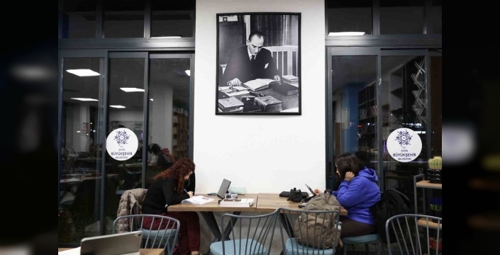 Aydın'da gençlerin eğitim yolculuğuna büyük destek: Öğrenci çalışma salonları coşkuyla dolup taşıyor