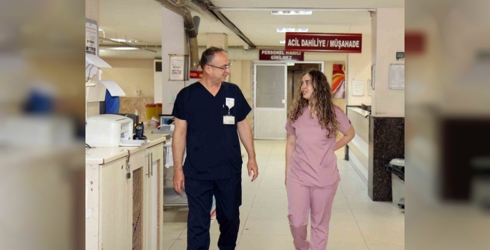 Baba kız ikilisi Denizli'de şifa dağıtıyor