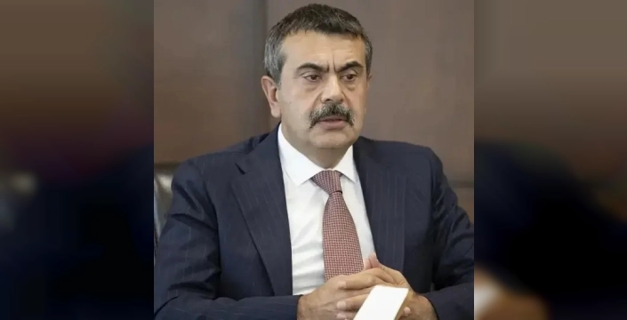 Bakan Tekin'den gençlere kitap seferberliği çağrısı!