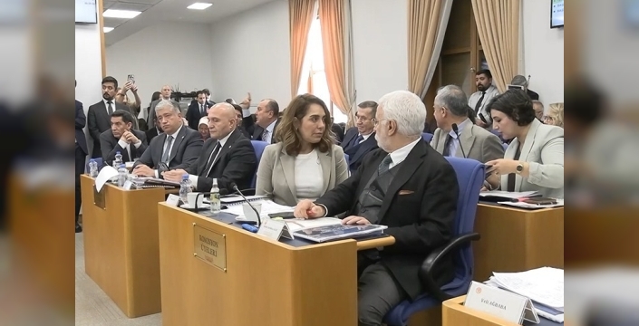 Bakan Uraloğlu'ndan CHP'ye net cevap: 'Kargalar uçmaz' dediğiniz Sabiha Gökçen'de 40 milyon yolcu uçtu!