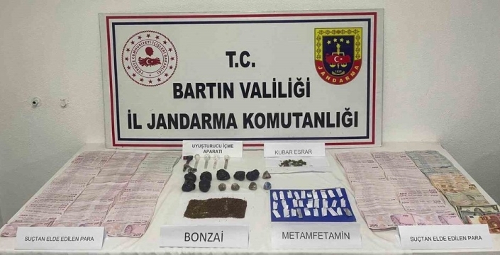 Bartında uyuşturucu operasyonu: 133 bin lira ve uyuşturucular ele geçirildi
