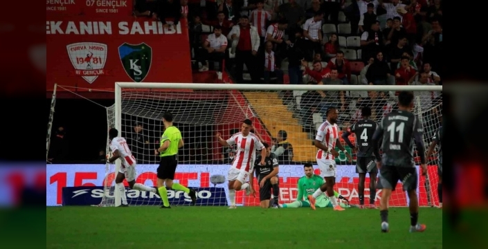 Beşiktaş, Antalyaspor deplasmanında gövde gösterisi yaptı: 3-1