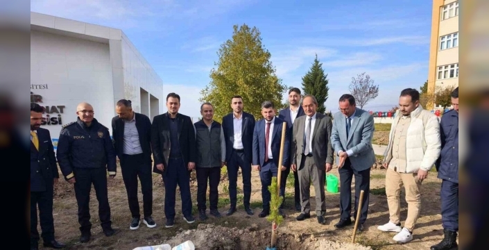 Beyşehir'den geleceğe umut yeşeriyor: Dev fidan dikim harekatı başladı!