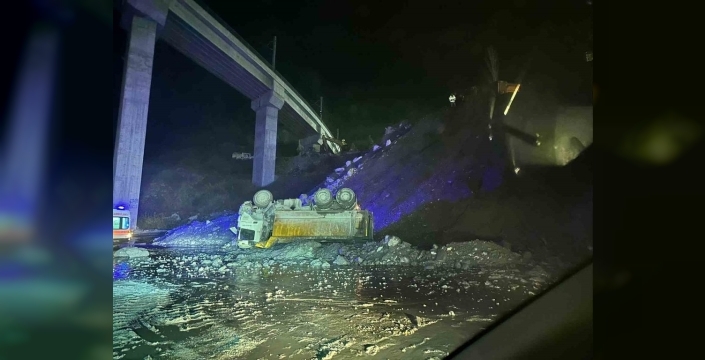 Bilecik'te YHT şantiyesinde tüyler ürperten kaza: 15 metreden düşen kamyon sürücüsü hayat mücadelesi veriyor!