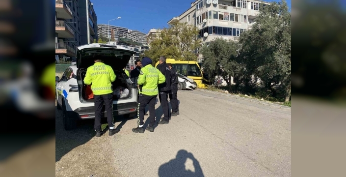 Bursa'da şok kaza: Uzman çavuş otobüsle çarpıştı, omzu çıktı!