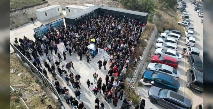 Bursada mağdur aileler siyah balonlarla seslerini duyurdu