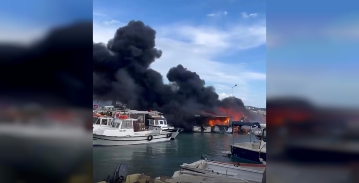 Çeşme'de denizde kabus: Tekneler alev alev yanıyor, panik hakim